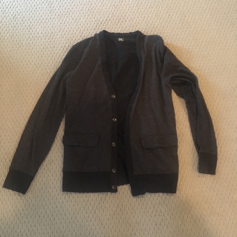 Button up men’s lightweight cardigan sweater